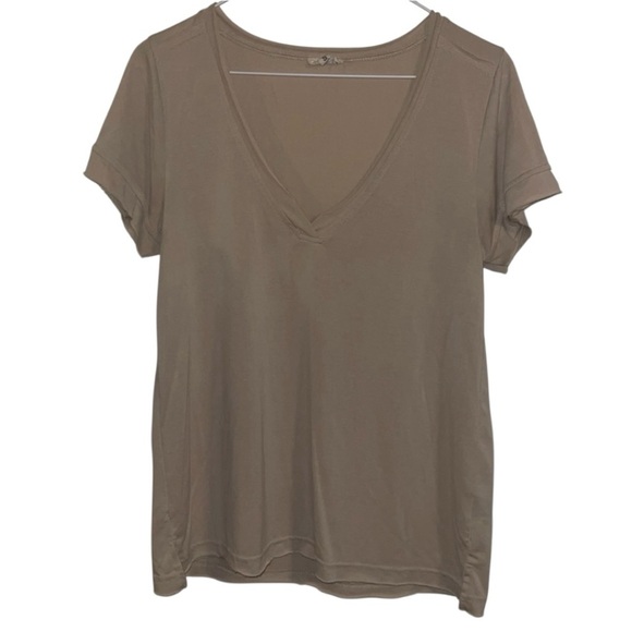 🌹POL SOFT V NECK TEE - Picture 1 of 4